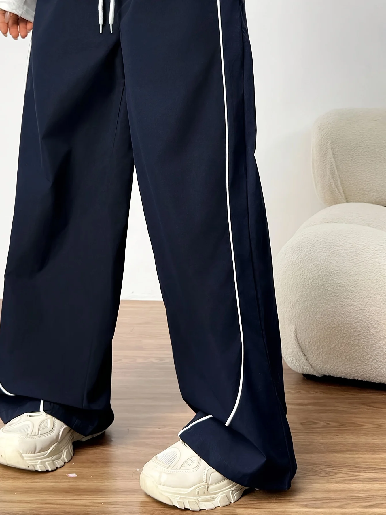 Detail 3 of Girls Side Stripe Loose Fit Wide Leg Pants Spring Summer by LUNORIANA