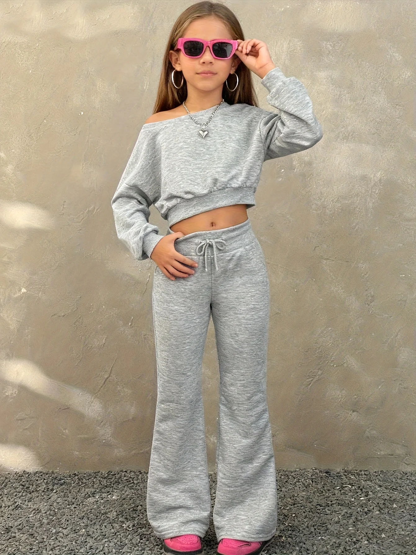Detail 1 of Girls Solid Streetwear Asymmetrical Sweatshirt Flare Pants 2-Piece Set Fall by LUNORIANA