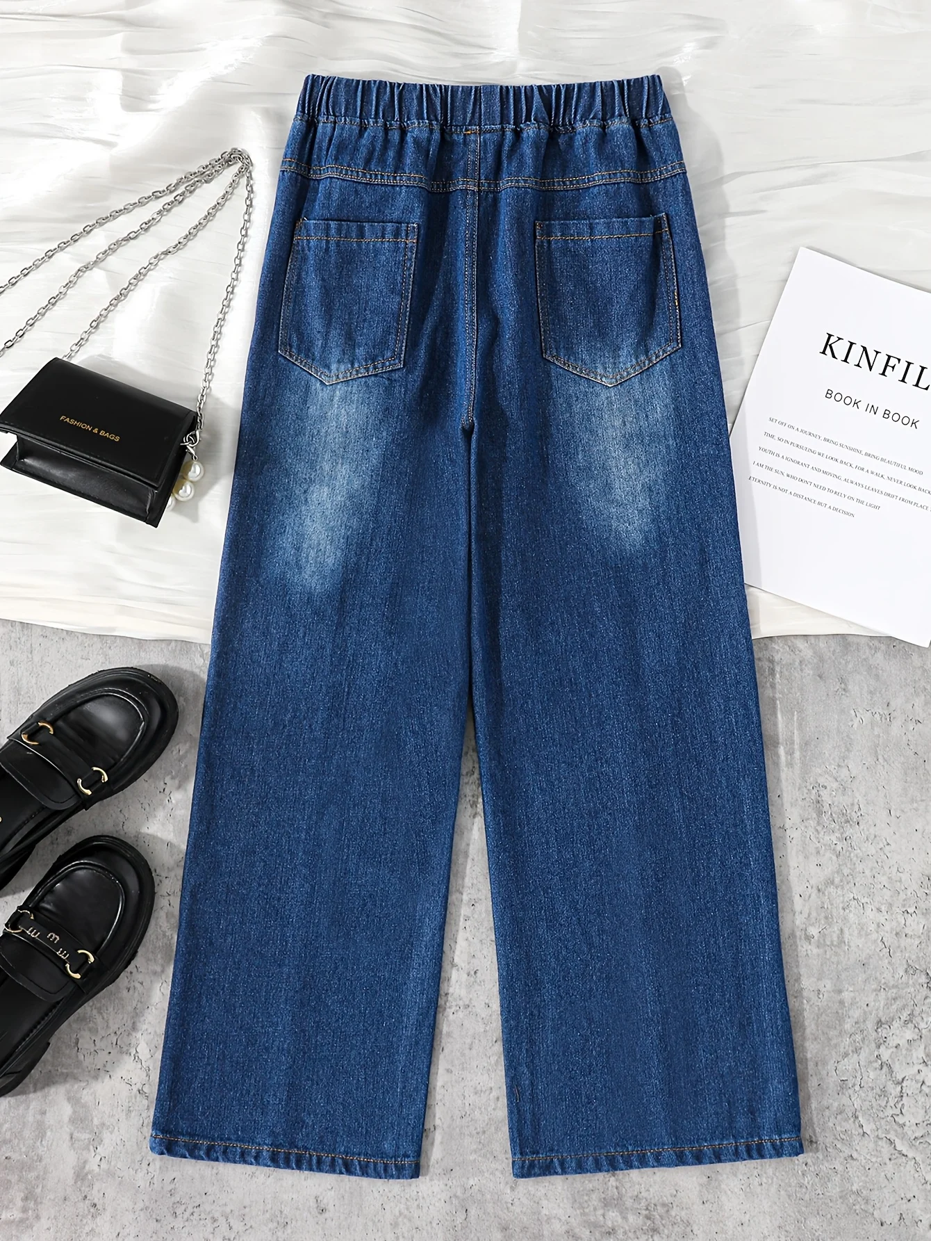 Detail 3 of Girls Loose Fit Denim Jeans Spring Summer by LUNORIANA