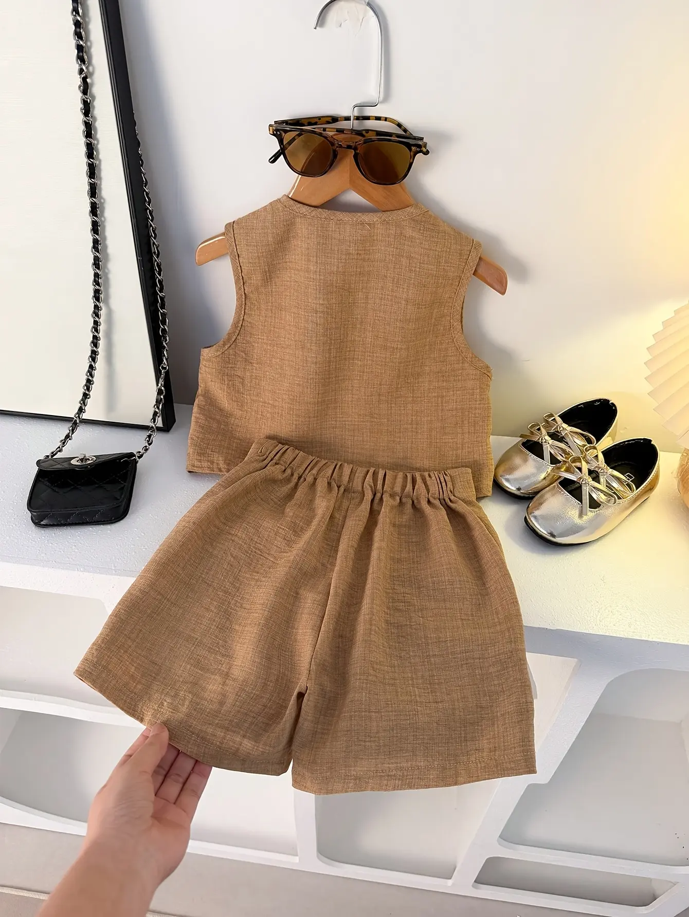 Detail 2 of Girls V-Neck Vest and Pleated Skort Set with Bow by LUNORIANA