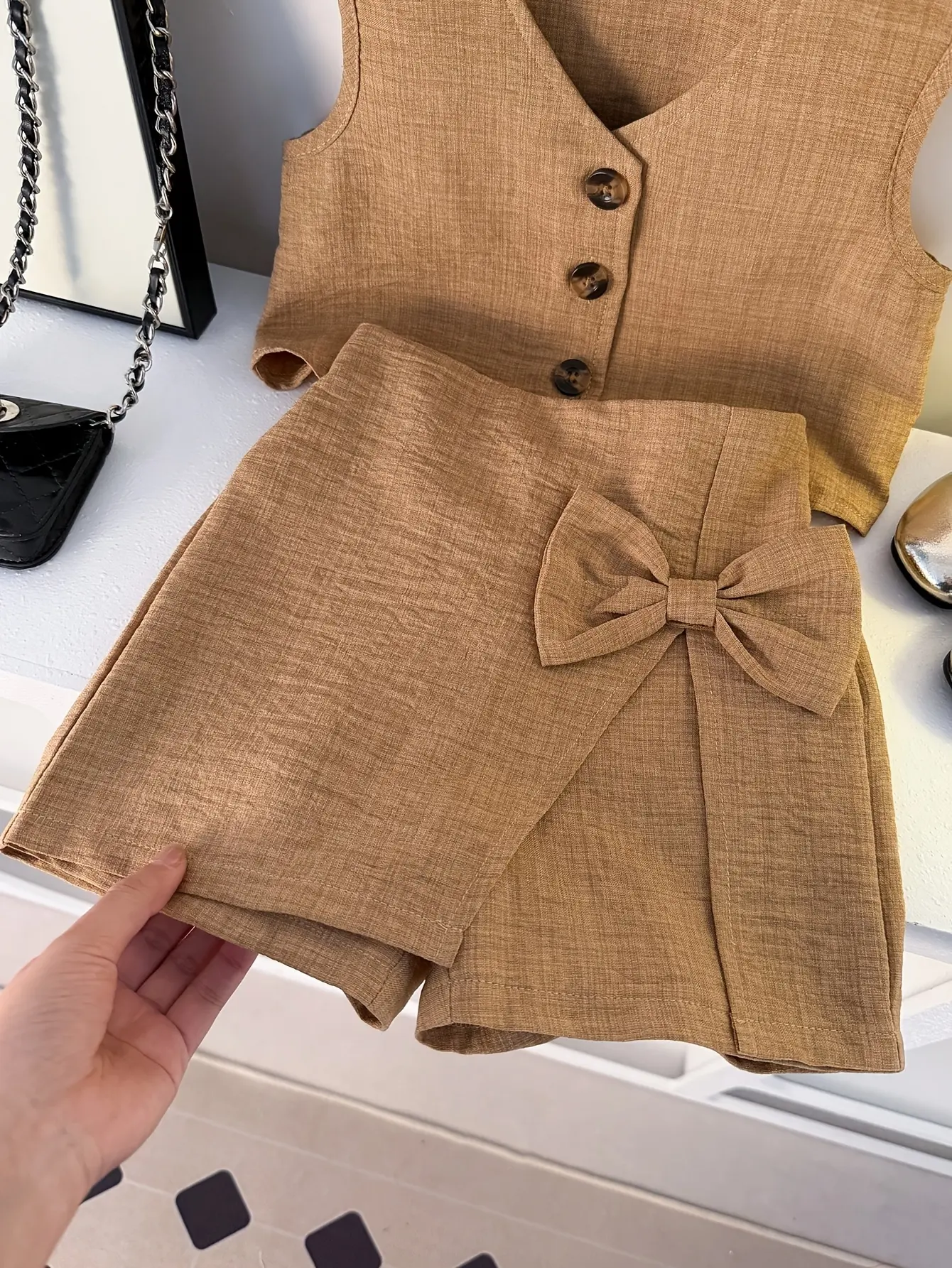 Detail 7 of Girls V-Neck Vest and Pleated Skort Set with Bow by LUNORIANA