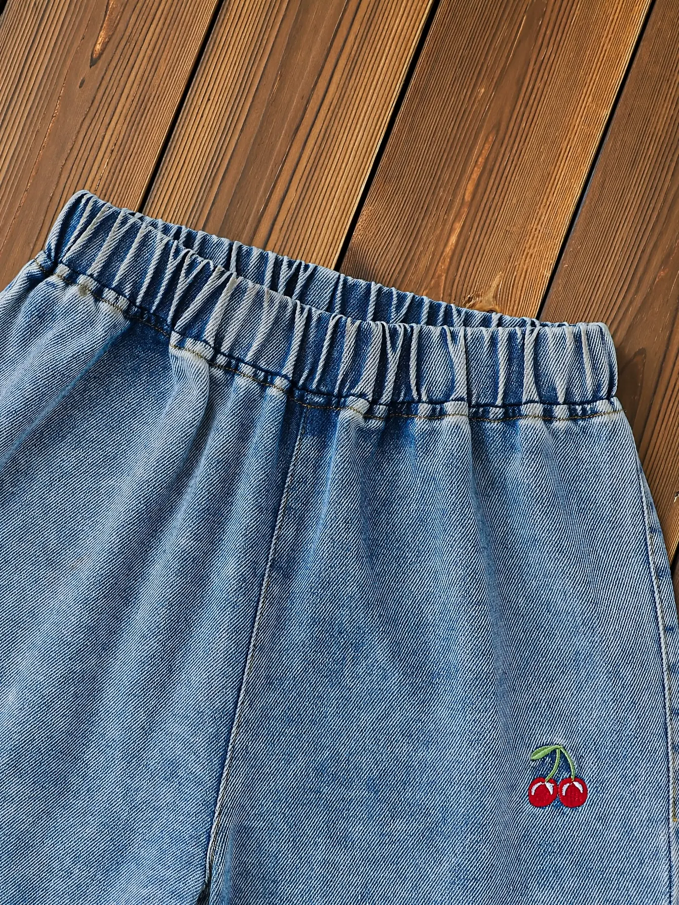 Detail 5 of Girls Ruffle Tank and Denim Wide Leg Pants Set by LUNORIANA