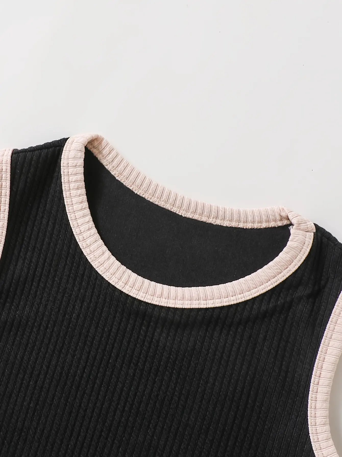 Detail 4 of Girls Black Knit Tank and Khaki Wide Leg Pants Set by LUNORIANA