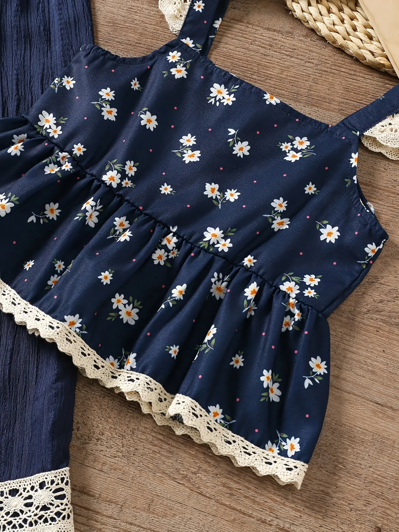 Detail 2 of Girls Floral Short Sleeve Top and Wide Leg Pants Set by LUNORIANA