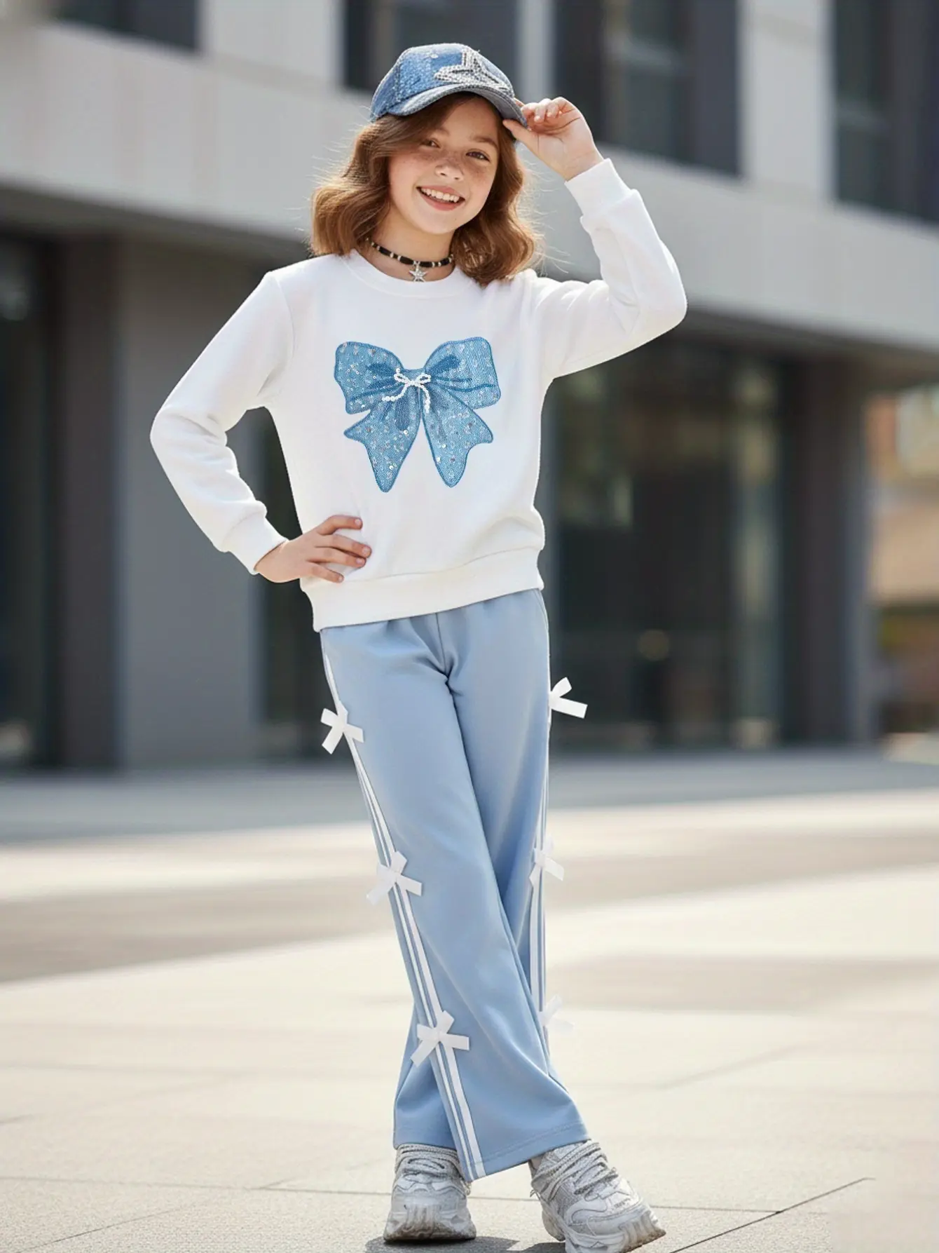 Detail 4 of Girls Bow Sweatshirt and Blue Bow Pants Set by LUNORIANA