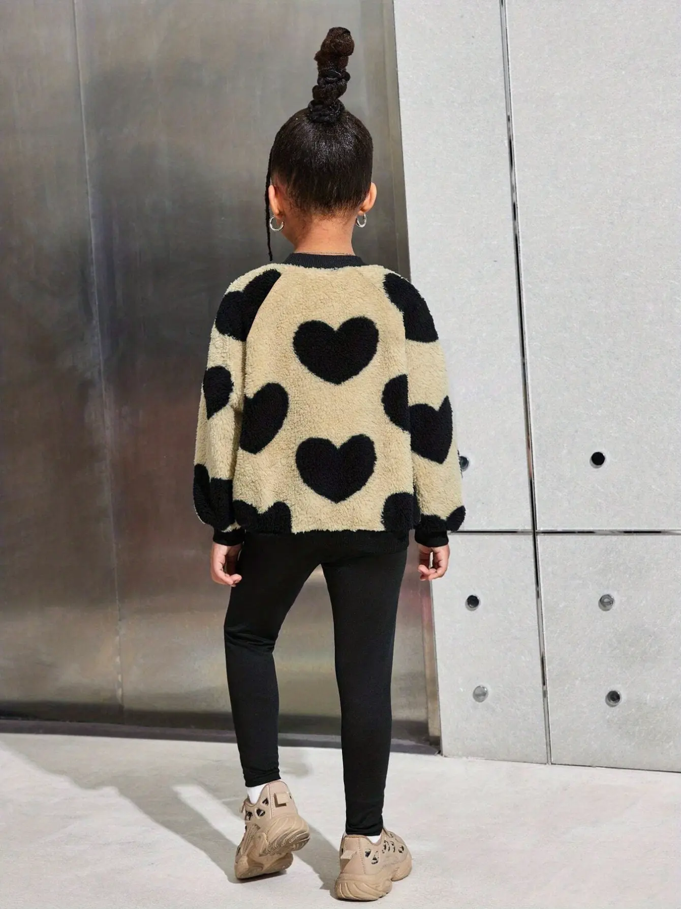 Detail 1 of Girls Heart Print Sweatshirt and Leggings Set by LUNORIANA