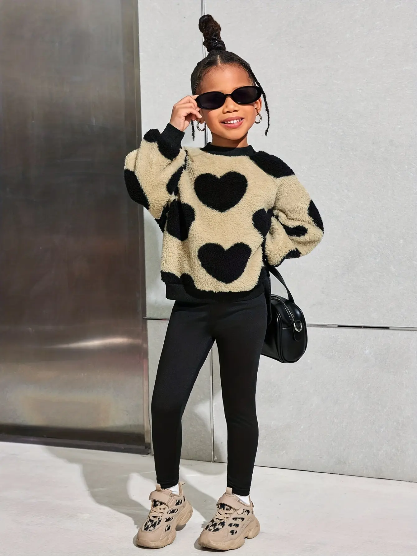 Detail 2 of Girls Heart Print Sweatshirt and Leggings Set by LUNORIANA
