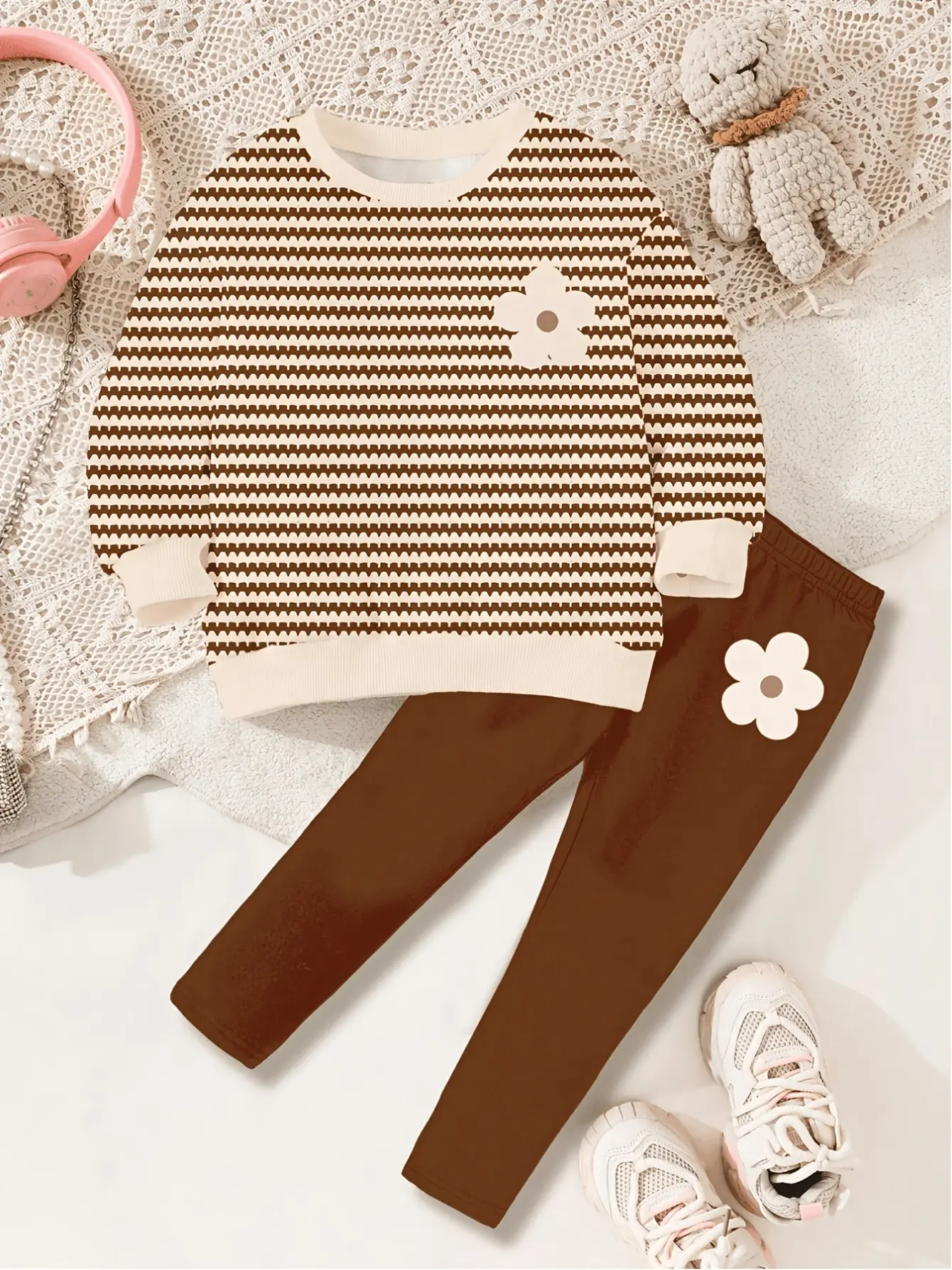 Girls Flower Sweatshirt and Leggings Set detail view