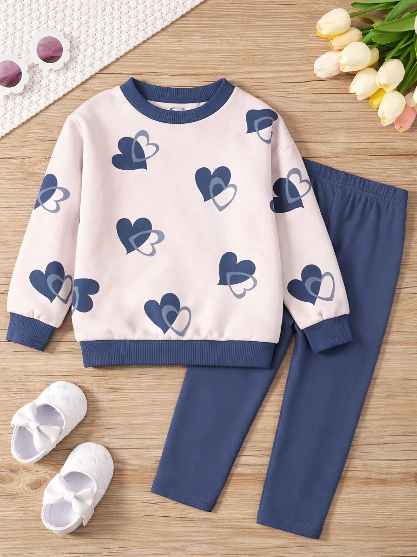 Girls Heart Sweatshirt and Leggings Set detail view