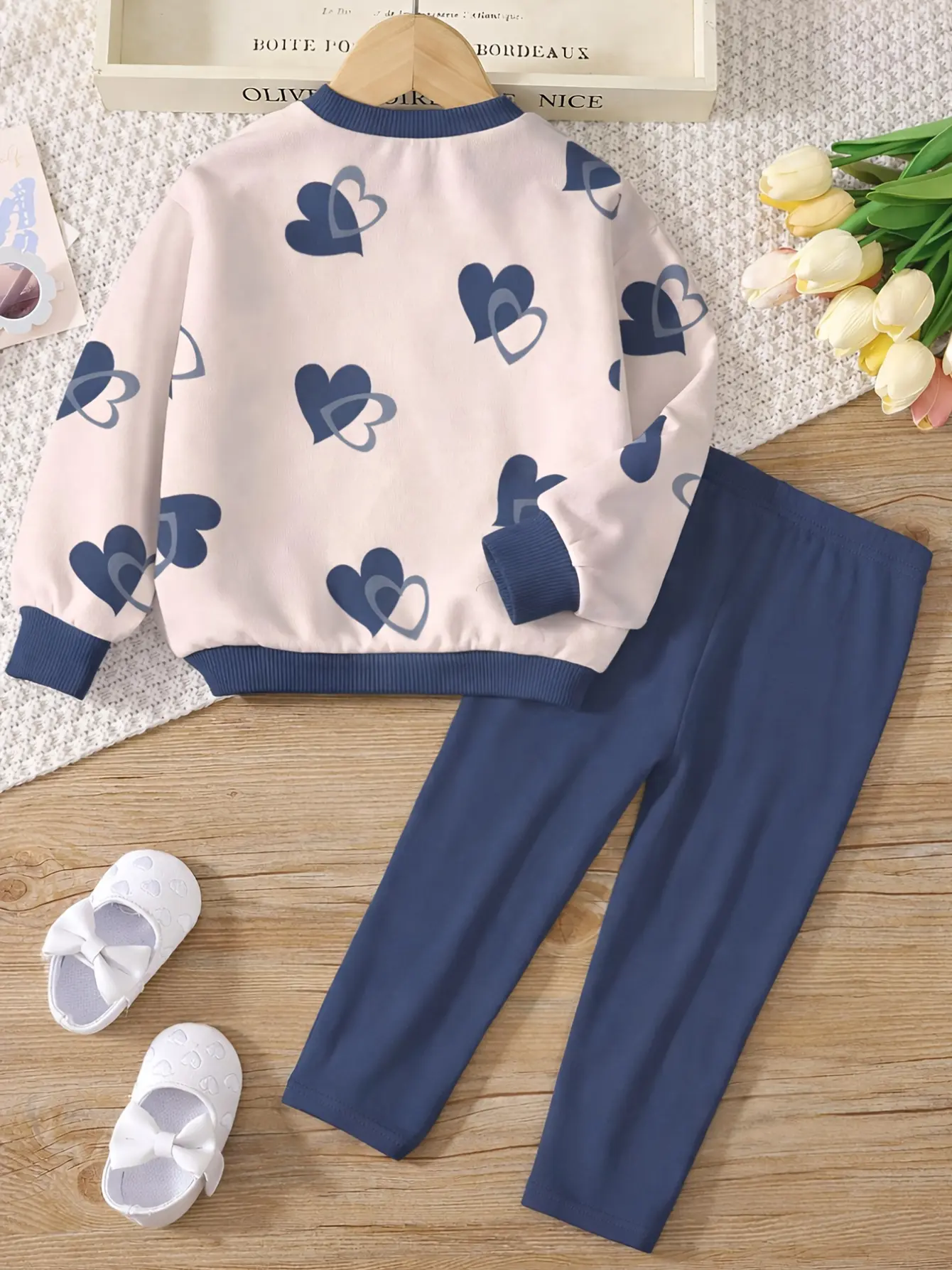 Girls Heart Sweatshirt and Leggings Set detail view