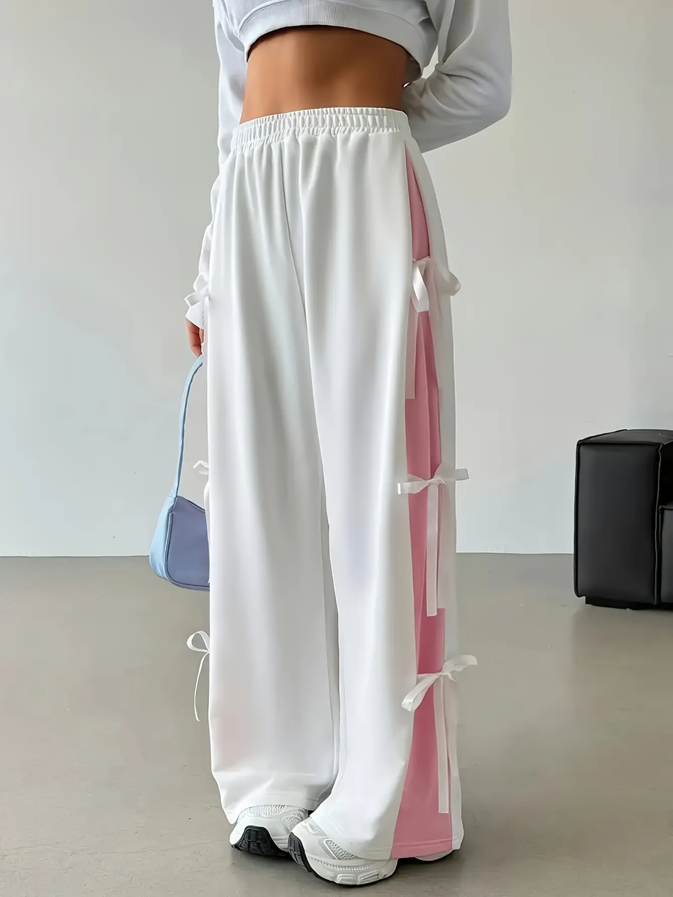 Women’s Pink and White Bow Colorblock Wide Leg Pants gallery view