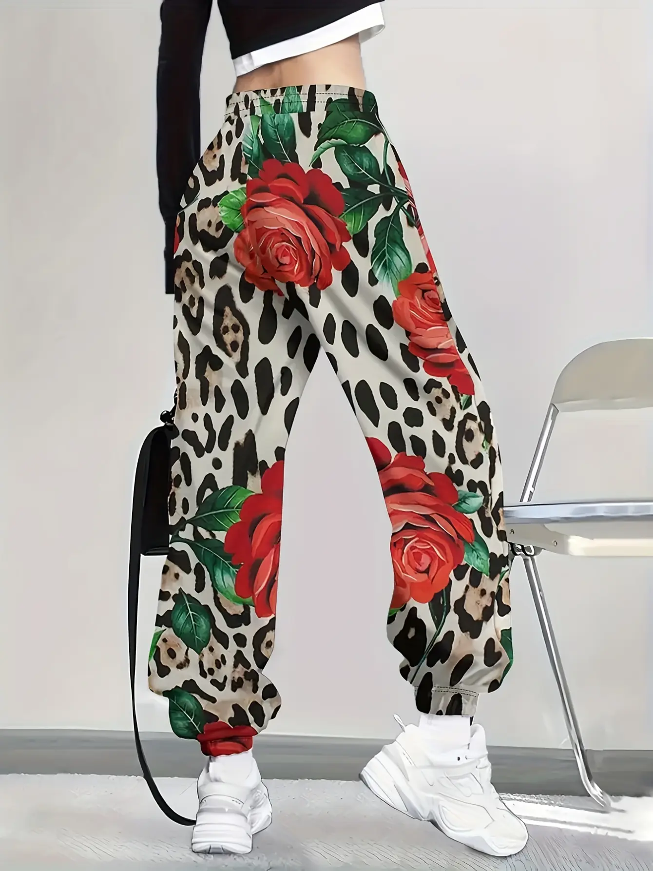 Women’s Rose Graphic Drawstring Jogger Pants with Pockets gallery view