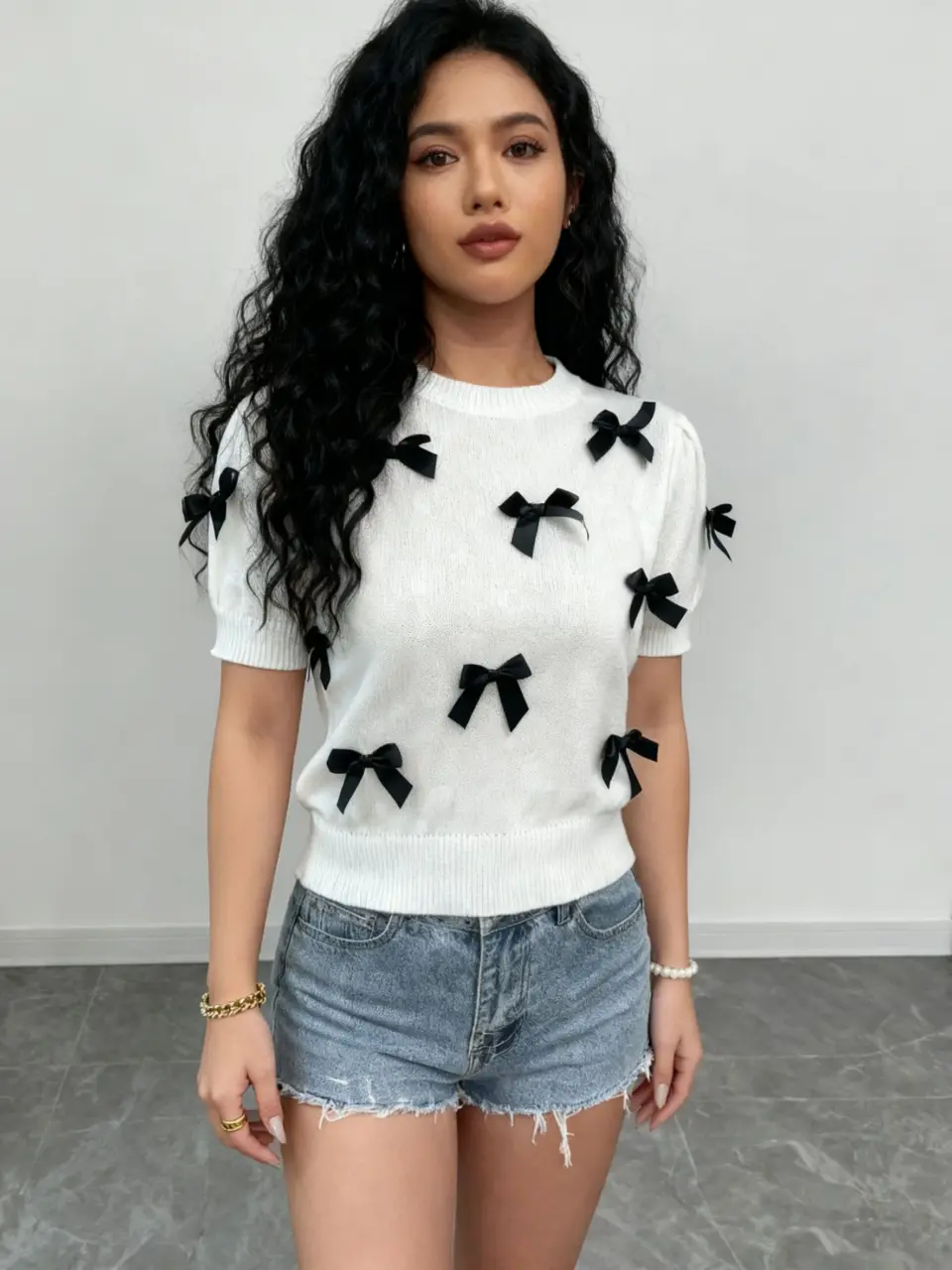 Women's Bow Applique Short Sleeve Knit Top