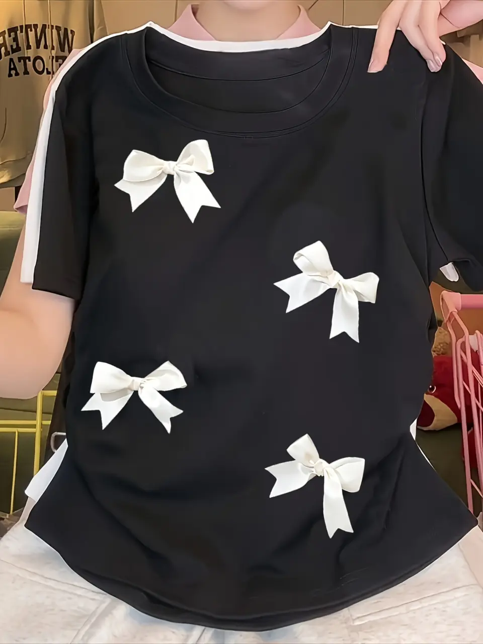 Women's Black Bow Applique Short Sleeve T-Shirt