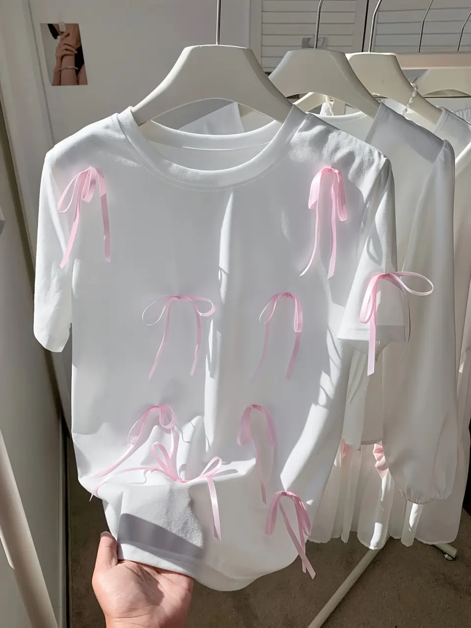Women's White Bow Applique Crew Neck T-Shirt
