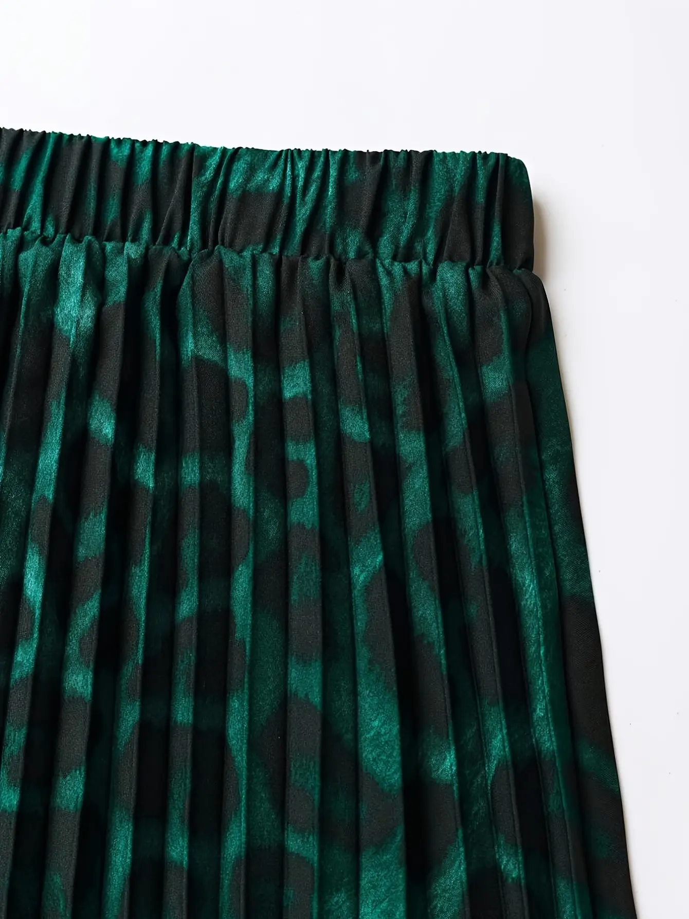 Women’s Leopard Print Pleated Maxi Skirt gallery view